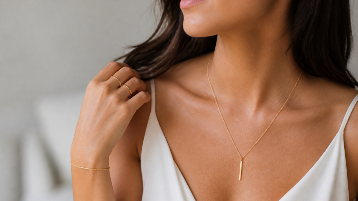 Minimalist Jewelry: A Guide to Timeless Elegance featured image