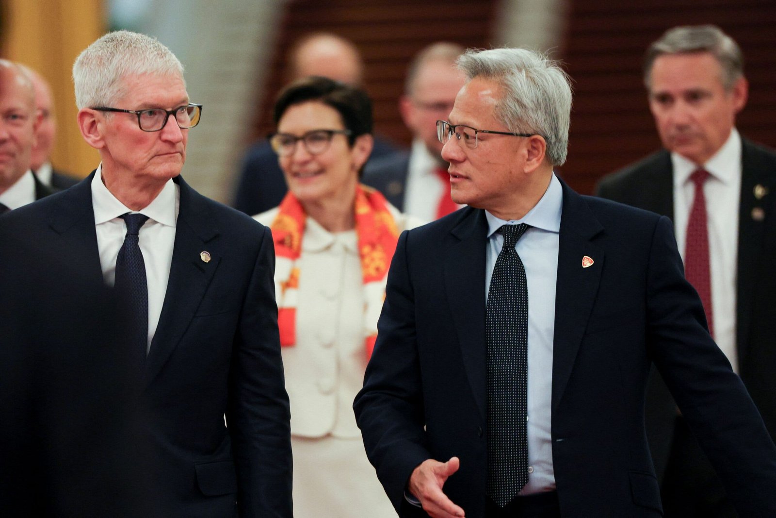Apple Ascends to World’s Most Valuable Company: A Shift in Tech Dominance