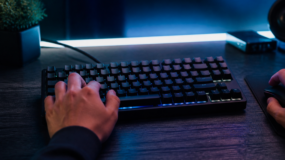 Razer’s analog Huntsman V3 Pro is over 20 percent off featured image
