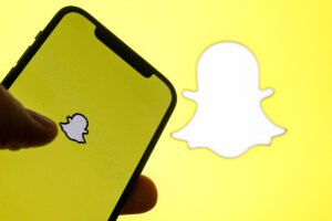 Snapchat Enhances User Experience: Share Your Music in Real Time with Spotify Integration