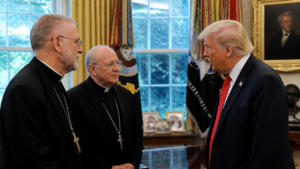 Obispos de Iowa y Milwaukee lamentan el uso político de imágenes de una reunión con Trump